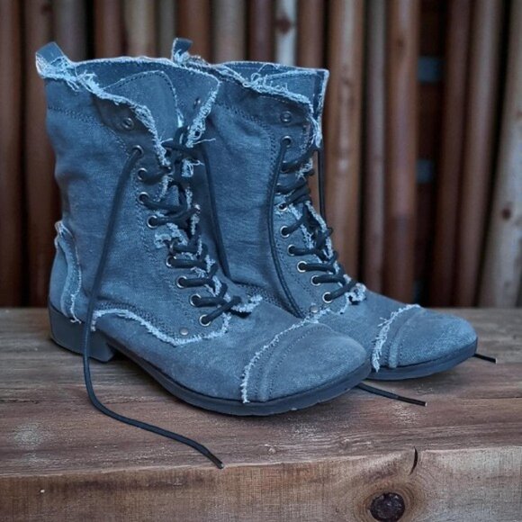 Rocket Dog Women's Lace up Boots - Picture 2 of 5